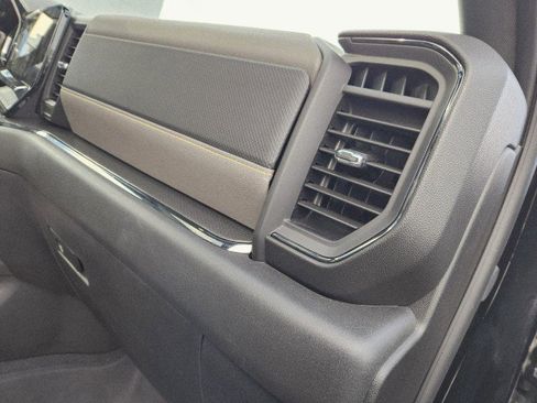 Used 2025 Chevrolet Silverado 2500 ZR2 w/ Technology Package image 16