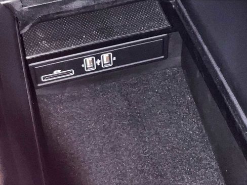 Used 2018 Mercedes-Benz C 300 Sedan image 38