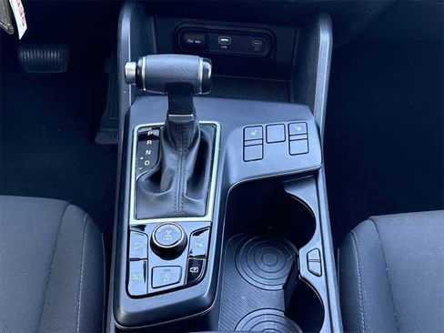 Used 2023 Kia Sportage LX image 17