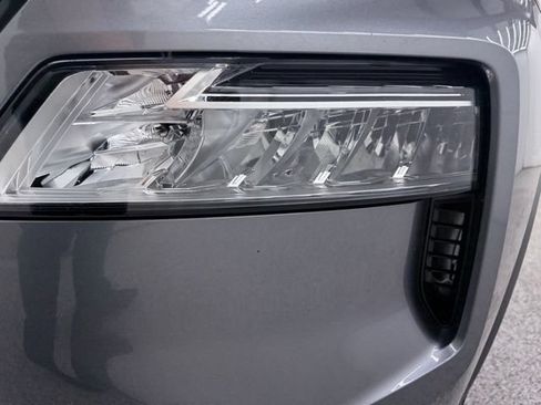 Used 2023 Nissan Rogue SL AWD/4WD image 8