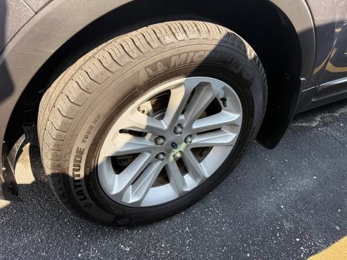 Used 2013 Ford Explorer XLT AWD/4WD image 2