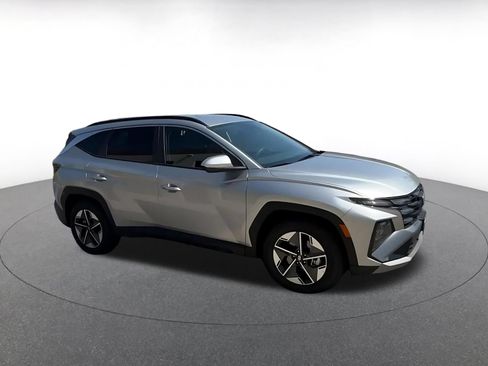 Used 2026 Hyundai Tucson SEL FWD image 2