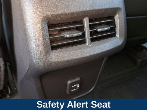 Used 2024 GMC Terrain SLT w/ Infotainment Package II image 12