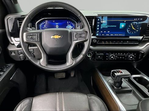 Used 2024 Chevrolet Silverado 1500 High Country w/ High Country Premium Package AWD/4WD image 5