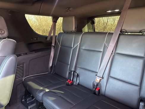 Used 2023 Cadillac Escalade ESV Premium Luxury image 47