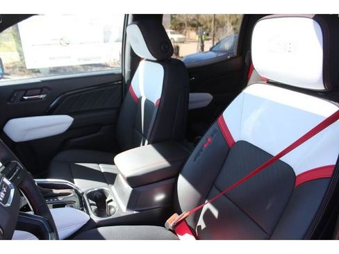 New 2026 GMC Canyon AT4X w/ AT4X AEV Edition AWD/4WD image 2