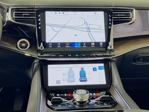 Used 2023 Jeep Grand Wagoneer Series II image 22