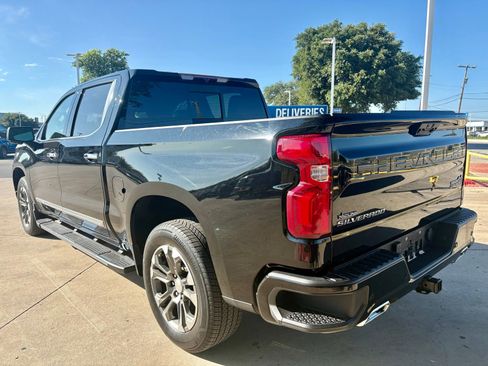 Used 2023 Chevrolet Silverado 1500 High Country RWD image 6