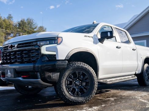Used 2022 Chevrolet Silverado 1500 ZR2 w/ Technology Package image 1