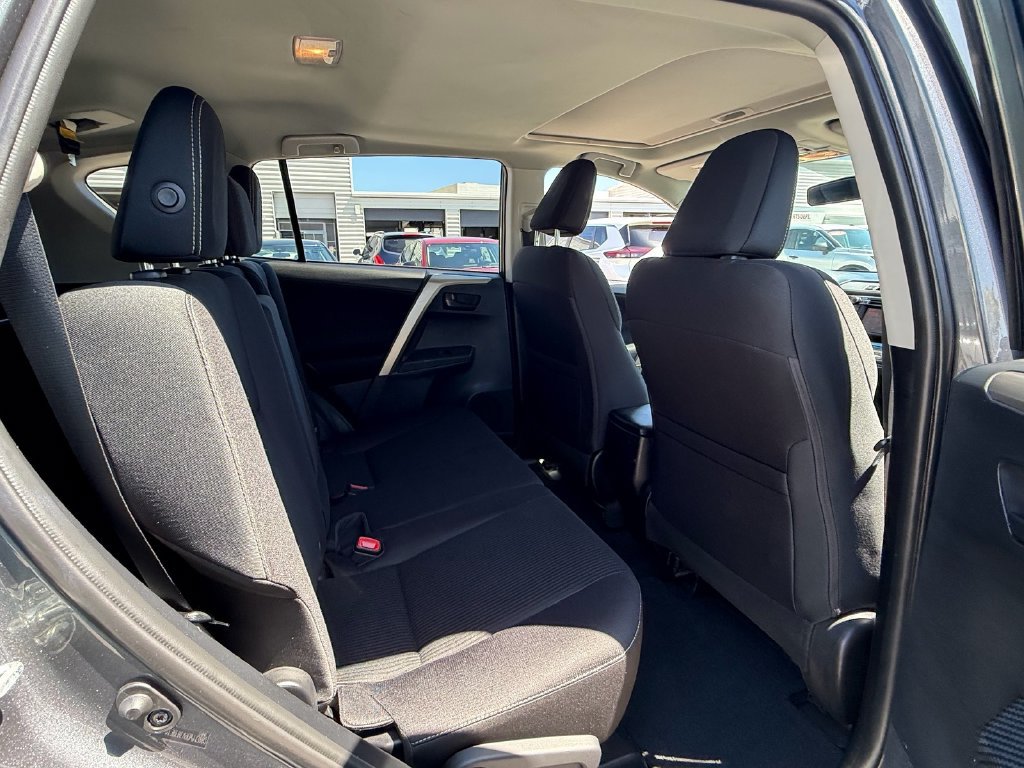 Used 2013 Toyota RAV4 XLE AWD/4WD image 17