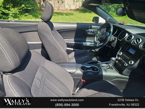Used 2019 Ford Mustang Convertible image 21