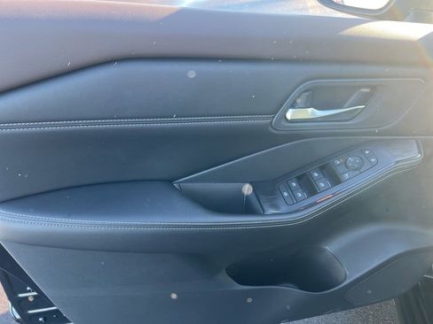 Certified 2023 Nissan Rogue SV w/ SV Premium Package image 7