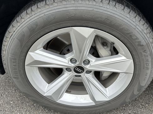 Used 2022 Audi Q7 Premium image 12