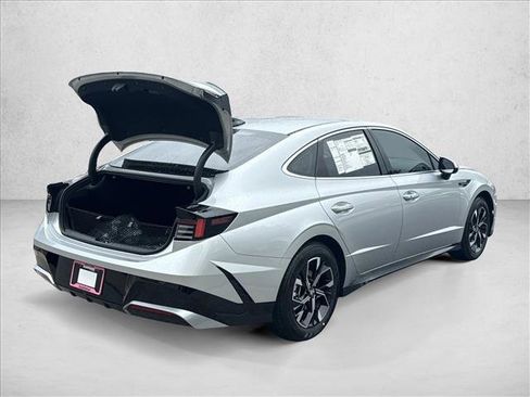 Used 2025 Hyundai Sonata SEL image 2