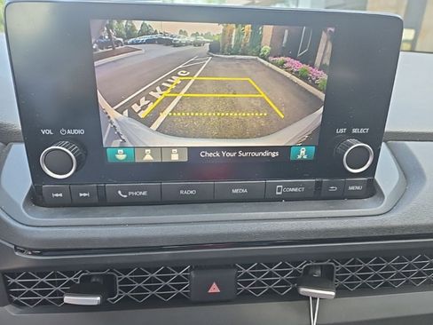 Used 2023 Honda Accord EX image 19