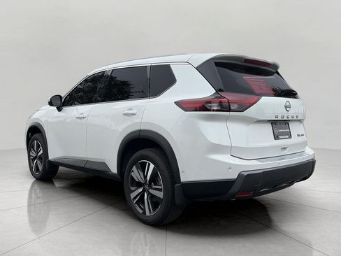 Used 2025 Nissan Rogue SL AWD/4WD image 82