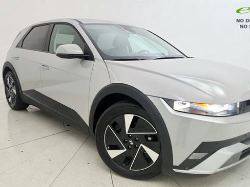 Used 2025 Hyundai Ioniq 5 SE RWD image 16