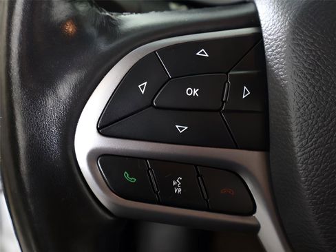 Used 2021 Jeep Cherokee Latitude Lux image 40