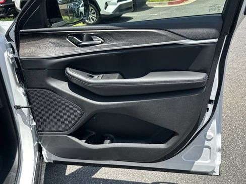 New 2026 Jeep Grand Cherokee Altitude RWD image 14
