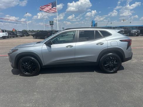 Used 2025 Chevrolet Trax ACTIV w/ Driver Confidence Package FWD image 1