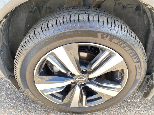 Certified 2023 Nissan Rogue SL w/ SL Premium Package AWD/4WD image 13