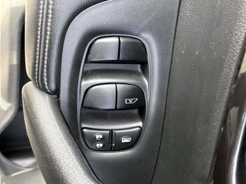 Used 2020 Nissan Rogue S image 21