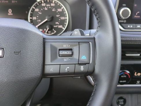 Used 2025 Nissan Rogue SV AWD/4WD image 23