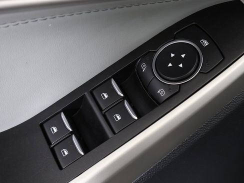 Used 2021 Ford Explorer XLT w/ Equipment Group 202A image 41