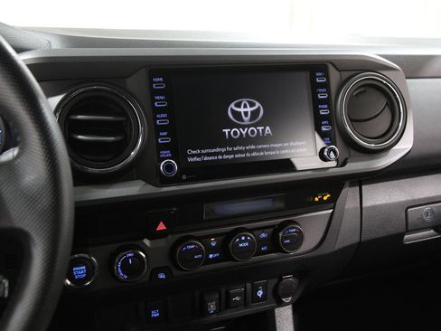 Used 2023 Toyota Tacoma TRD Off-Road image 9