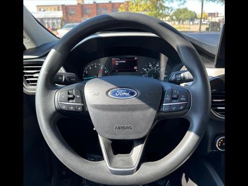 Used 2022 Ford Escape SE image 16