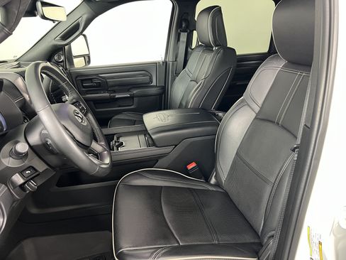 Used 2023 RAM 3500 Limited AWD/4WD image 4
