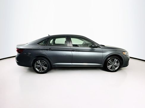 Used 2024 Volkswagen Jetta SE FWD image 10