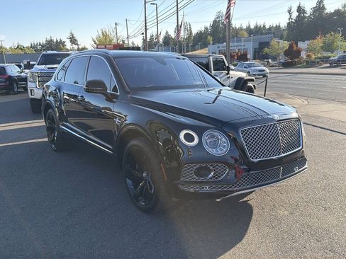 Used 2017 Bentley Bentayga AWD/4WD image 13