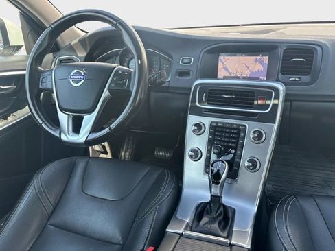 Used 2018 Volvo S60 T5 Dynamic image 26