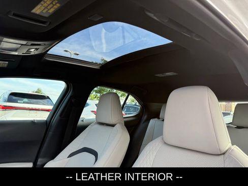 Used 2019 Lexus UX 250h w/ Premium Package AWD/4WD image 7
