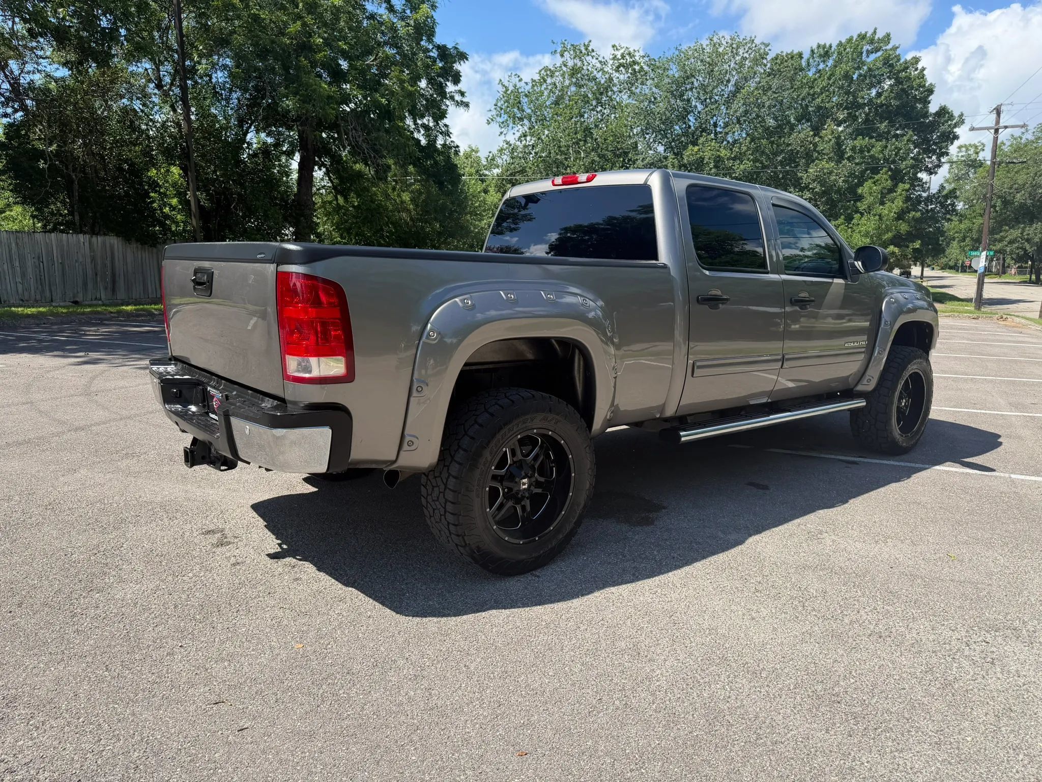 Used 2014 GMC Sierra 2500 SLE w/ SLE Preferred Package AWD/4WD image 5
