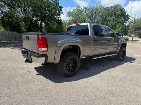 Used 2014 GMC Sierra 2500 SLE w/ SLE Preferred Package AWD/4WD image 5