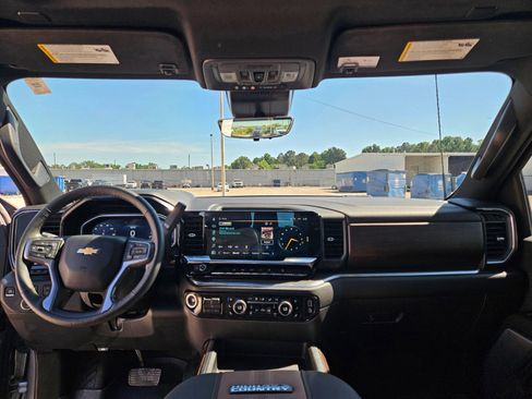 Used 2024 Chevrolet Silverado 3500 High Country w/ High Country Premium Package AWD/4WD image 27