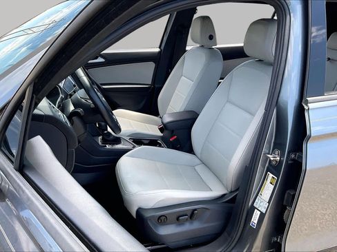 Used 2019 Volkswagen Tiguan SEL Premium R-Line FWD image 8
