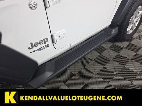 Used 2018 Jeep Wrangler Sport AWD/4WD image 9