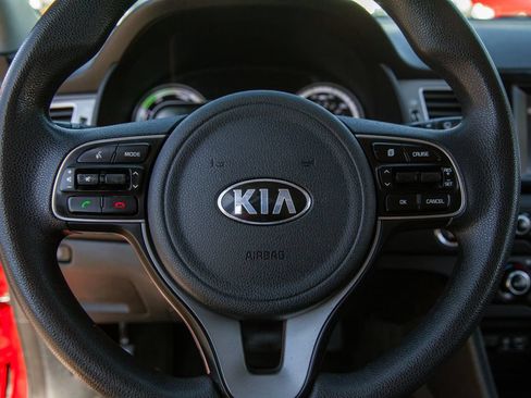 Used 2017 Kia Niro LX FWD image 10