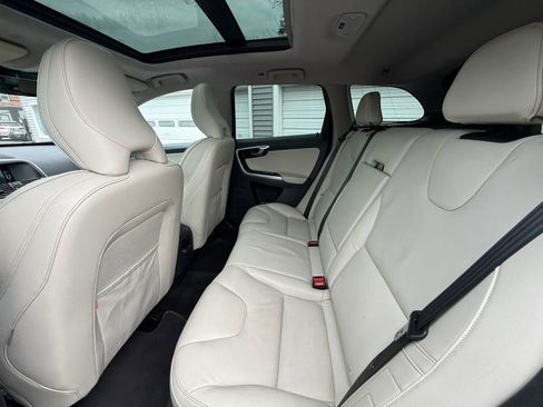 Used 2015 Volvo XC60 T6 Platinum AWD/4WD image 40