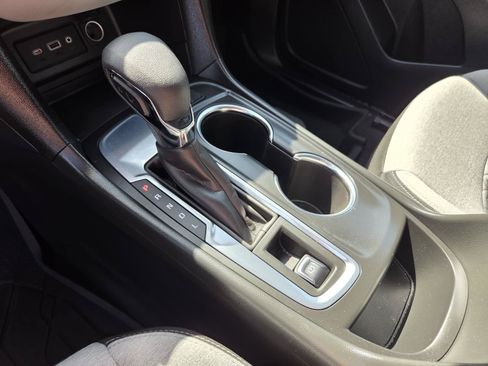 Used 2023 Chevrolet Equinox LT FWD image 24