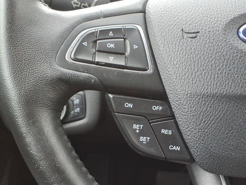 Used 2017 Ford Escape Titanium AWD/4WD image 17