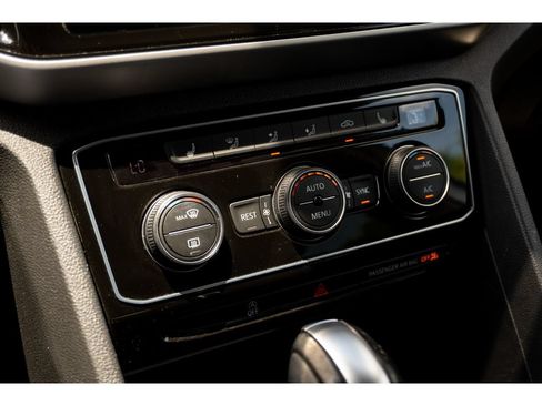 Used 2023 Volkswagen Atlas SE w/ Black Wheel Package FWD image 25