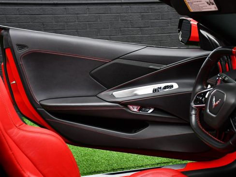 Used 2022 Chevrolet Corvette Stingray Coupe w/ Z51 Performance Package RWD image 18