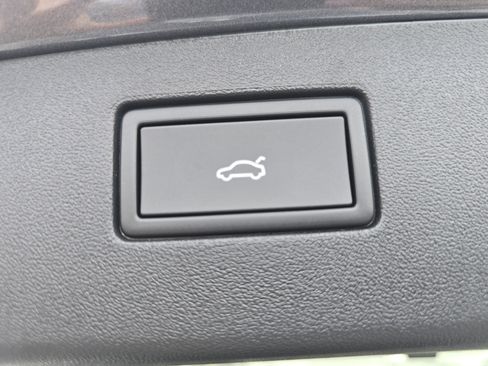 New 2026 Volkswagen Tiguan SE AWD/4WD image 15