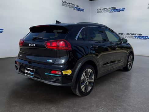 Used 2022 Kia Niro EX FWD image 5