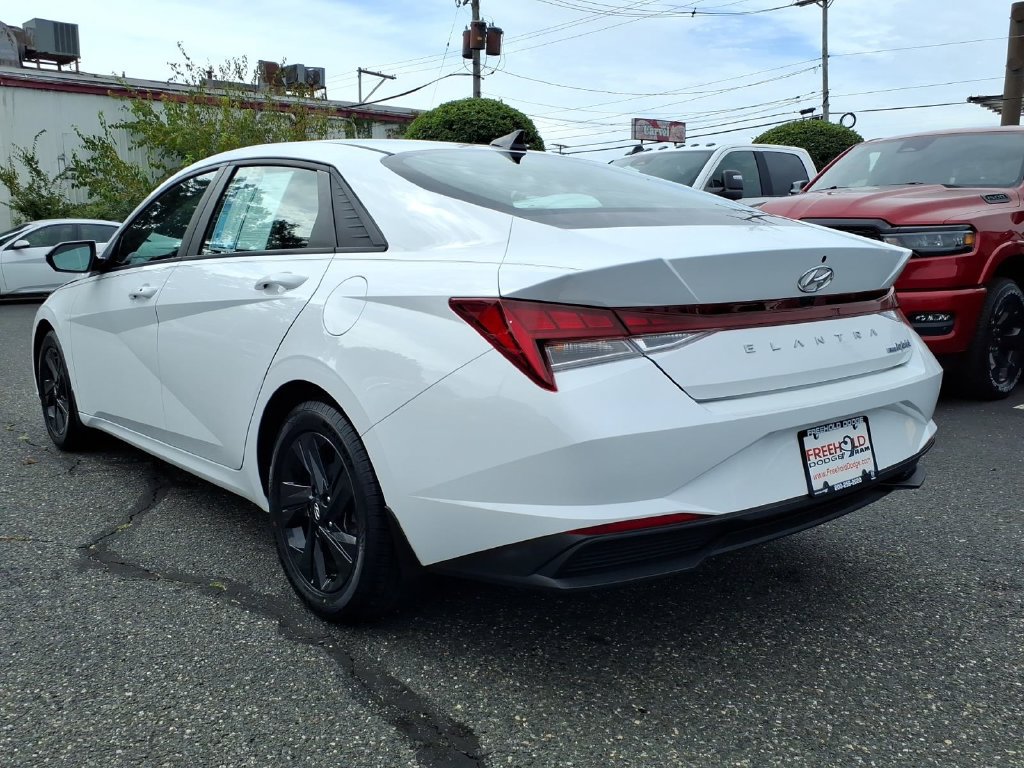 Used 2023 Hyundai Elantra Blue w/ Preferred Accessory Package FWD image 21