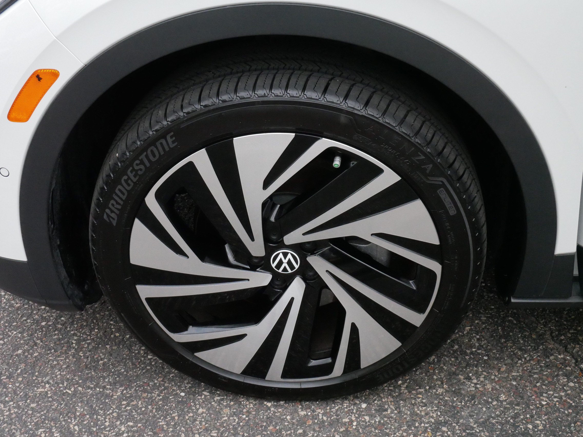 Certified 2025 Volkswagen ID.4 Pro S Plus AWD/4WD image 15